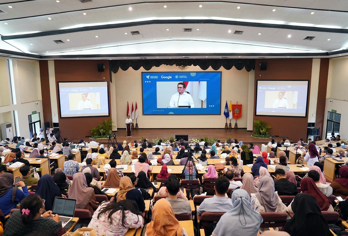 Mendag Berikan Kuliah Umum di Universitas Gadjah Mada, Yogyakarta