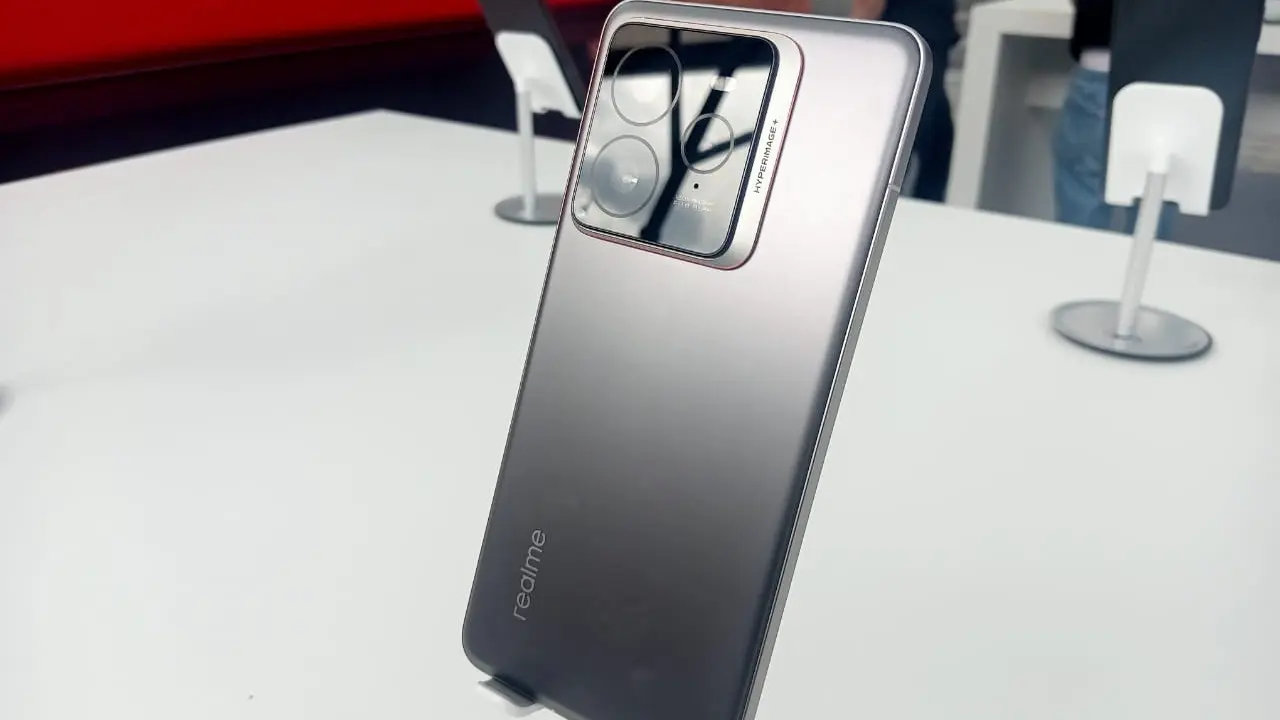 Realme meluncurkan smartphone GT 7 Pro di Bukit Jalil, Malaysia, Senin (18/11/2024) (Liputan6.com/Jonathan Pandapotan Purba)