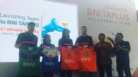 Jakarta BNI Taplus memperkenalkan tim putra dan putri untuk mengarungi Proliga 2017 di Kantor Pusat Bank BNI, Jakarta, Senin (23/1/2017). (Bola.com/Instagram/jktbnitaplus)