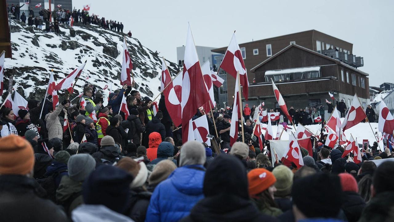 FOTO: Protes Warga Greenland Tolak Rencana Pengambilalihan oleh AS