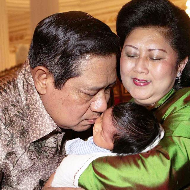 Foto-foto Kebersamaan SBY Bareng Almira, Masih Bayi Sampai Kini Beranjak Remaja
