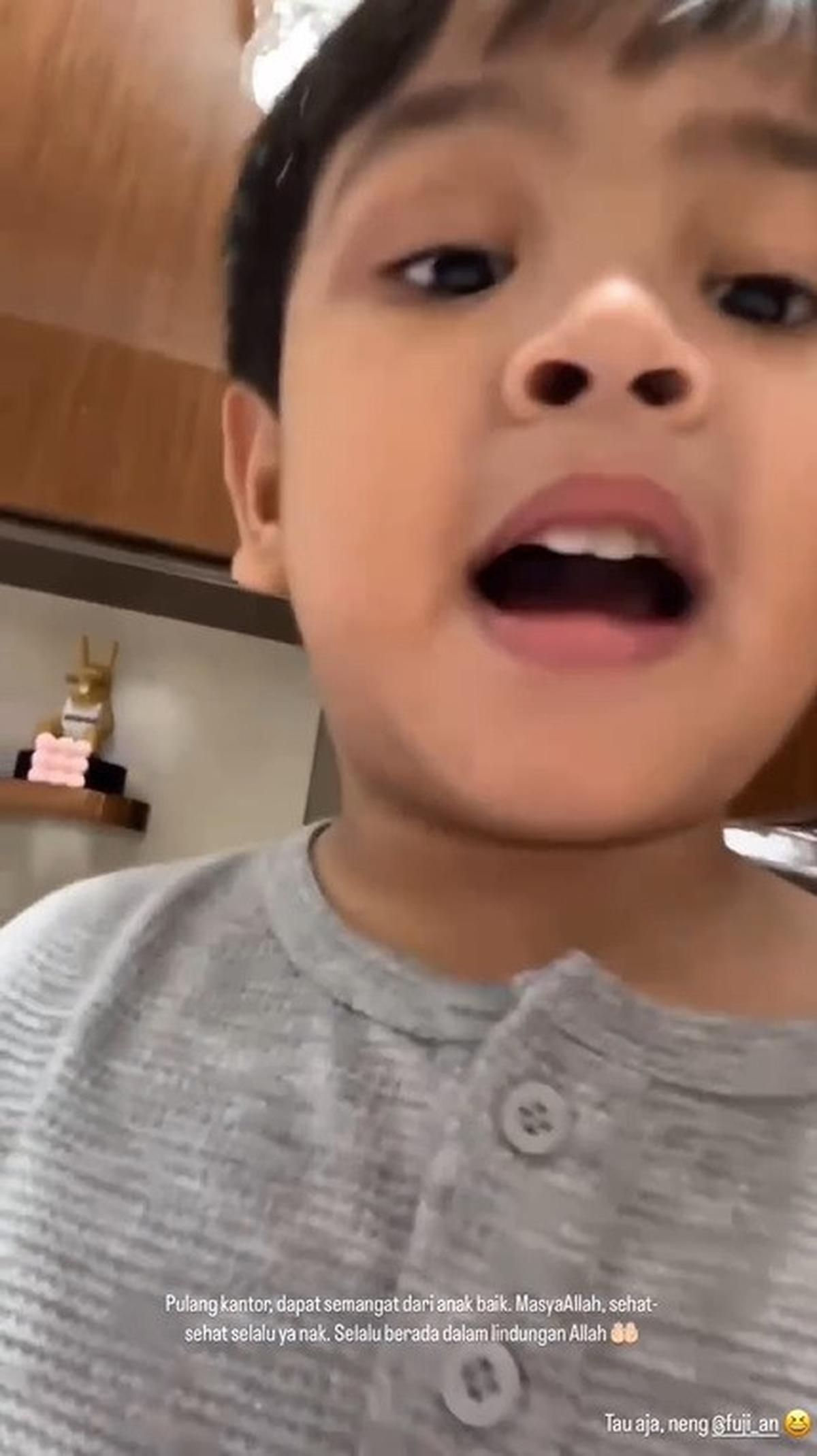 Verrell Bramasta Dapat Semangat dari Gala Sky, Fuji: Kiss Bye-nya Mana?