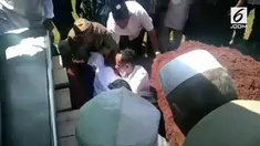 Jenazah Yusuf Supendi dimakamkan di TPU Kober, Jakarta Timur. Pemakaman juga dihadiri oleh Sekjend PDIP, Hasto Kristyanto.