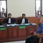 Pengusaha nasional Tomy Winata menjadi saksi di Pengadilan Negeri (PN) Denpasar dalam kasus penggelapan dan keterangan palsu dengan terdakwa Harjanto Karijadi. (Liputan6.com/Dewi Divianta)