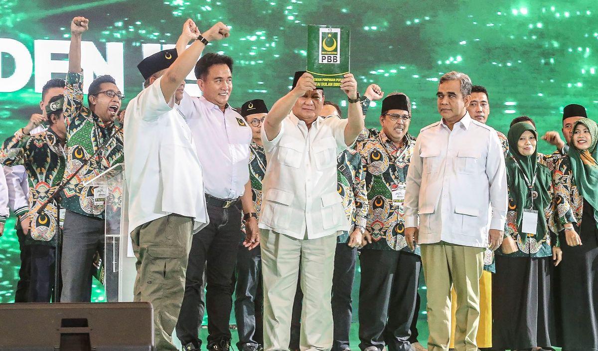 "Pertama, mengesahkan bapak Haji Prabowo Subianto sebagai calon presiden Republik Indonesia yang didukung oleh Partai Bulan Bintang dalam pemilihan umum tahun 2024. Allahuakbar,"