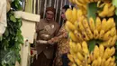Keluarga Selvi Ananda bersiap melakukan siraman usai proses bleketepe di rumah kontrakan mempelai wanita di Banyuanyar, Sumber, Solo, Jateng, Rabu (10/6/2015). (Liputan6.com/Faizal Fanani)