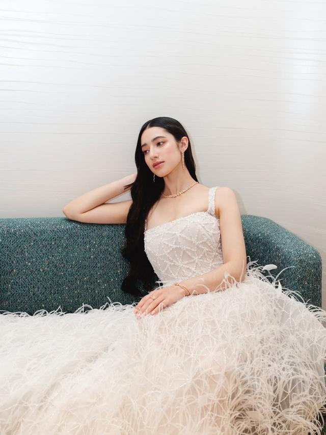 7 Pesona Ameera Khan Pacar Jefri Nichol Berbalut Outfit Serba Putih, Simpel Tapi Fashionable (instagram/littlemisskhan)