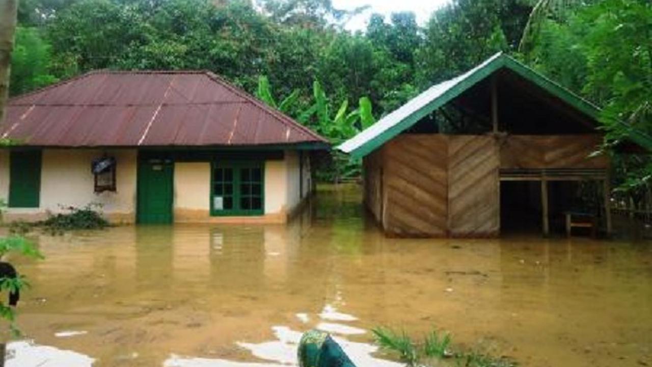 Tanggul di Bengkulu Jebol, 8.000 Warga Mukomuko Terisolir