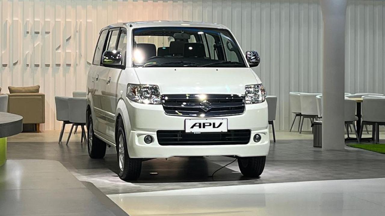 Suzuki Pamerkan Mobil Nostalgia di IIMS 2025, Tetap Bertahan di Era Mobil Listrik China