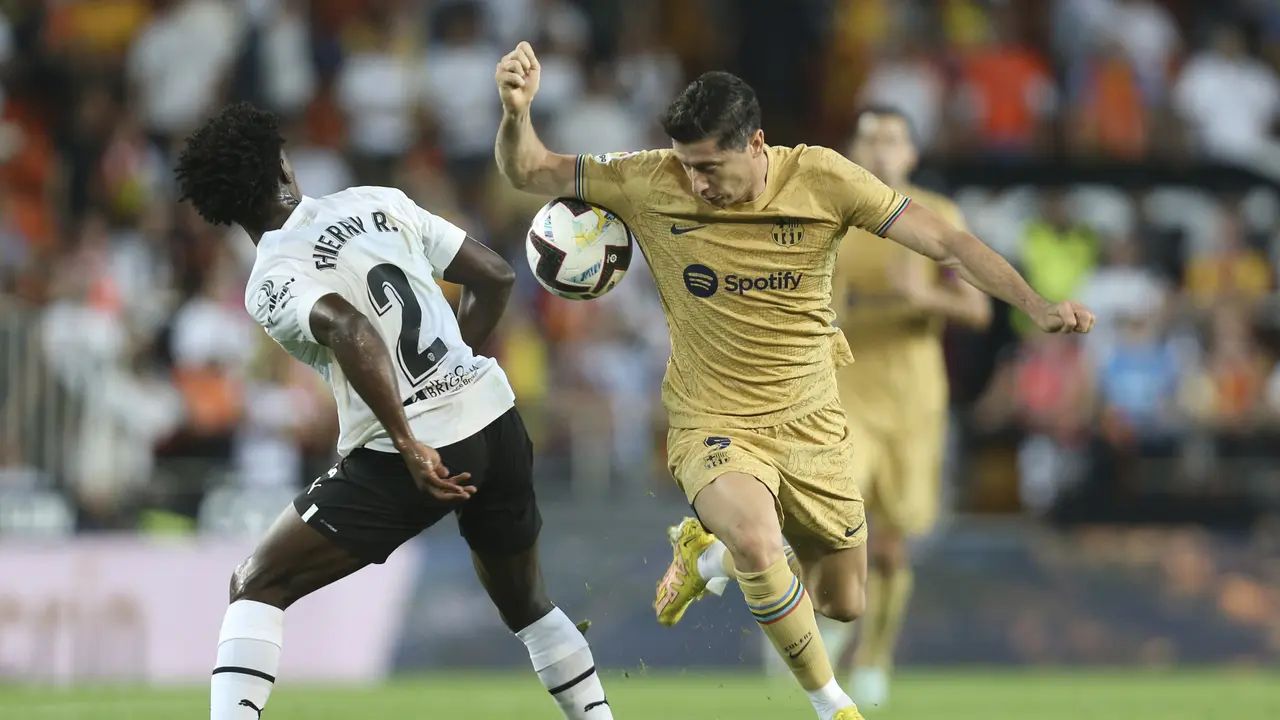 Pertandingan LaLiga Valencia vs Barcelona