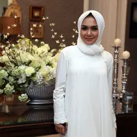 Yuni Shara, ikut hadir daalam perayaan ulang tahun Krisdayanti yang ke-40