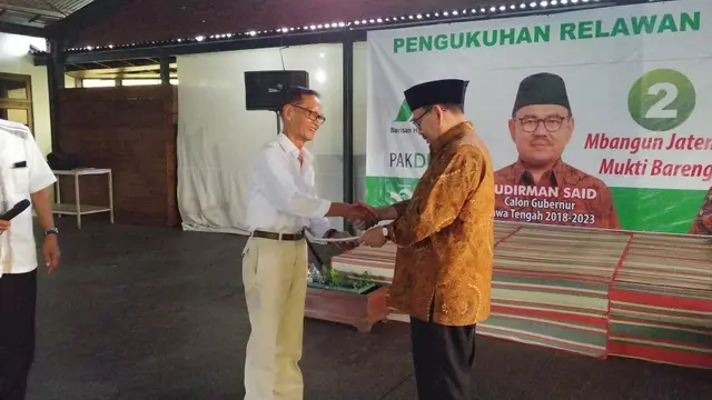 Tokoh Minang Magelang Letkol. (Pur) Nursid Desandes membacakan dukungan IKM Magelang kepada Cagub Sudirman Said (Dok. Tim Sudirman Said)