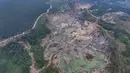 Untuk diketahui, tambang galian C itu mencakup pertambangan yang tidak memerlukan teknologi tinggi seperti pasir, kerikil, batu kapur, tanah liat, marmer, andesit, kaolin, batu apung, pasir besi, hingga trass. (merdeka.com/Arie Basuki)