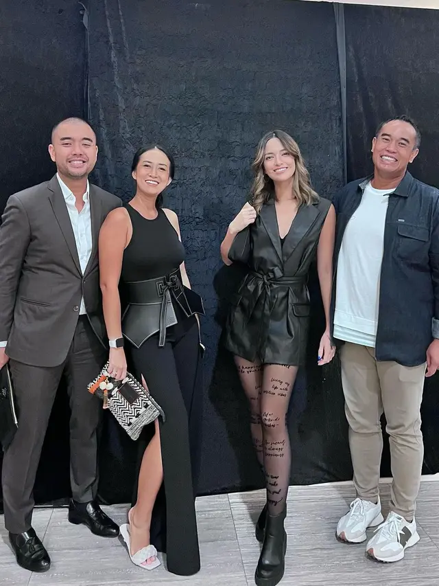 Nia Ramadhani nonton konser MLTR di Jakarta (Foto: Instagram @ramadhaniabakrie)