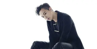 Sudah tidak perlu diragukan lagi kepopuleran dari G-Dragon di dunia hiburan Korea Selatan. Cowok kelahiran 18 Agustus 1988 ini dikenal sebagai idol yang multi talenta. (Foto: soompi.com)