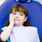 Tips Atasi Sakit Gigi pada Anak Sesuai Usianya
