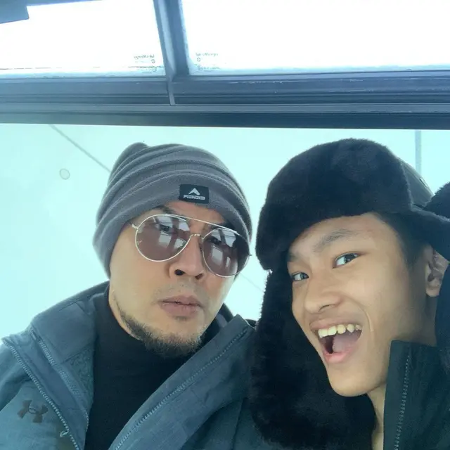 7 Potret Kebersamaan Deddy Corbuzier dan Azka Corbuzier, Kompak