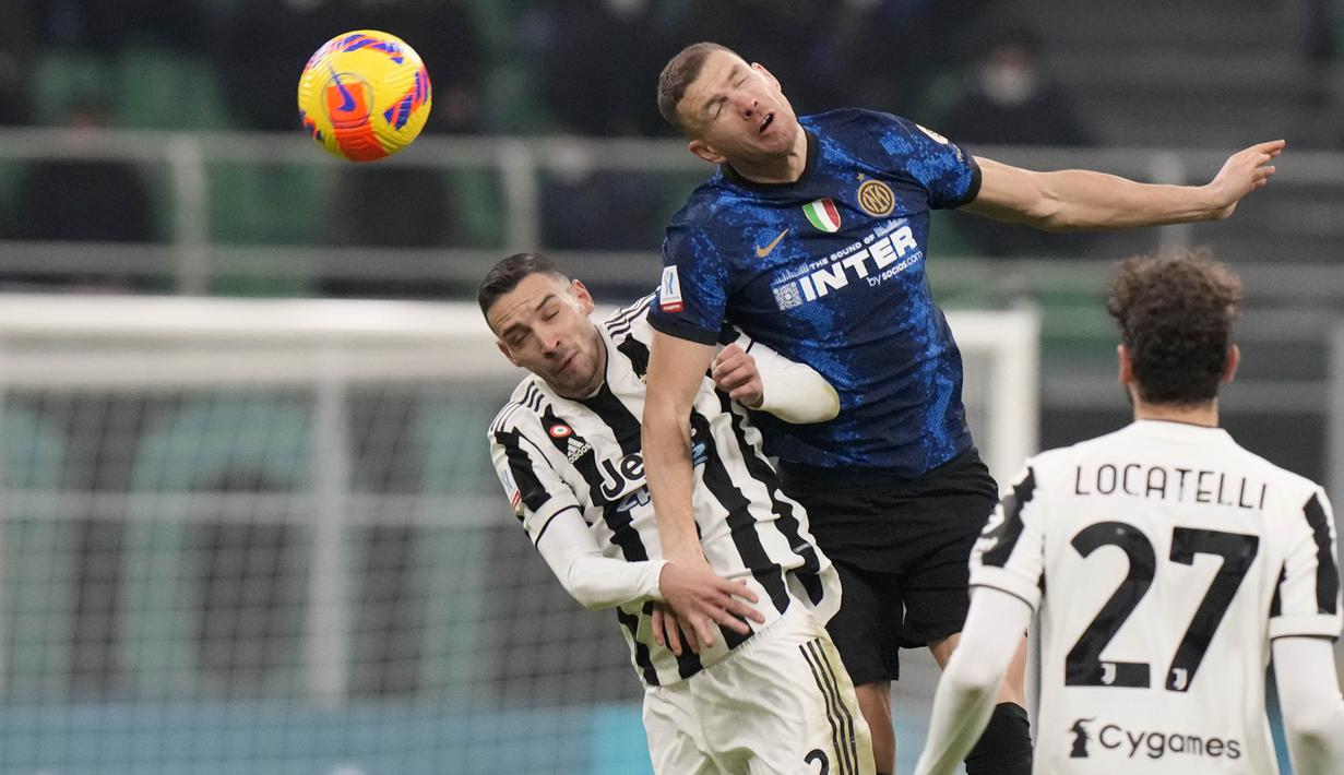 Duel Inter vs Juventus tersaji dalam laga yang mempertemukan juara Liga Italia dan kampiun Coppa Italia musim lalu. (AP/Luca Bruno)
