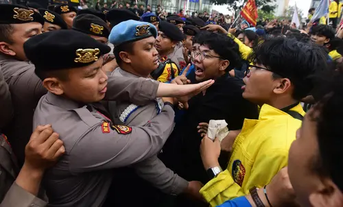 Aksi Mahasiswa di Thamrin Berujung Kericuhan