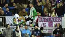 Penyerang Real Betis, Antonio Sanabria mencatatkan namanya pada papan top scorer sementara La Liga Santander dengan koleksi tujuh gol hingga pekan ke-12. (AFP/Gerard Julien)