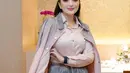 Penampilan Ashanty di hari ulang tahunnya tuai pujian lantaran mengenakan busana feminin yang tertutup [@ashanty_ash]