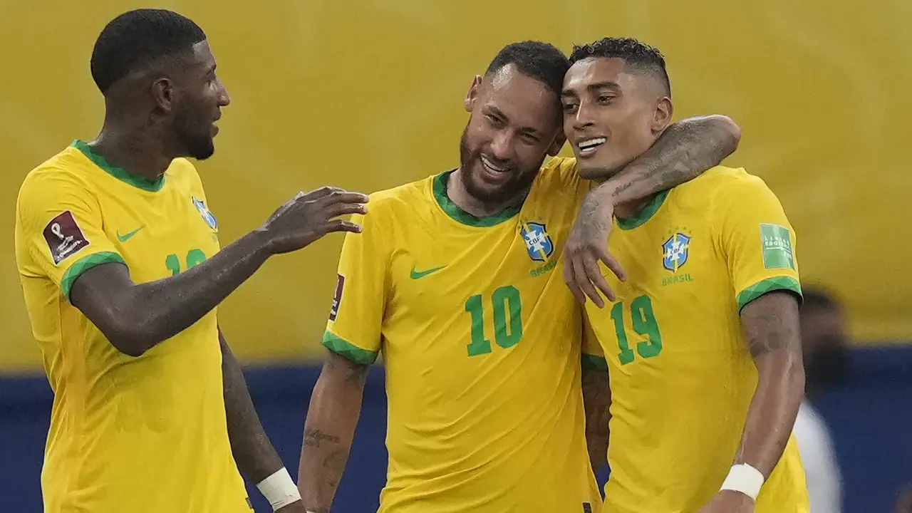 Foto: Raphinha Cetak Dua Gol, Brasil Hajar Uruguay 4-1 di Kualifikasi Piala Dunia 2020
