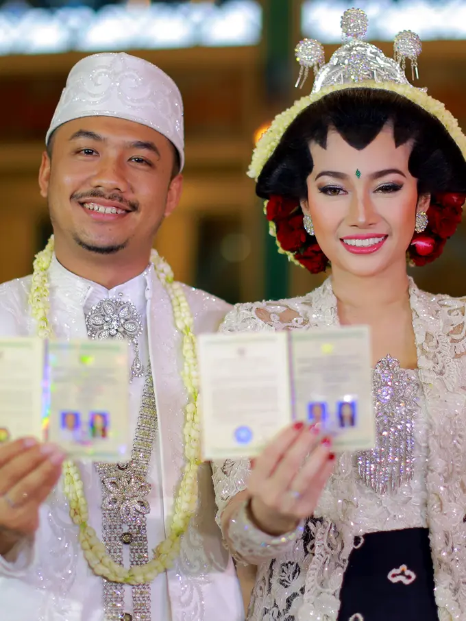 [Bintang] Ratu Felisha dan Arie Pujianto