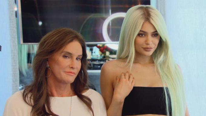 Kylie Jenner Dan 7 Artis Yang Punya Orangtua Lgbt News