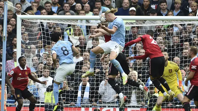 Foto: Aksi Memukau Erling Haaland dan Phil Foden Saat Man City Bantai MU di Liga Inggris, Keduanya Cetak Rekor Baru