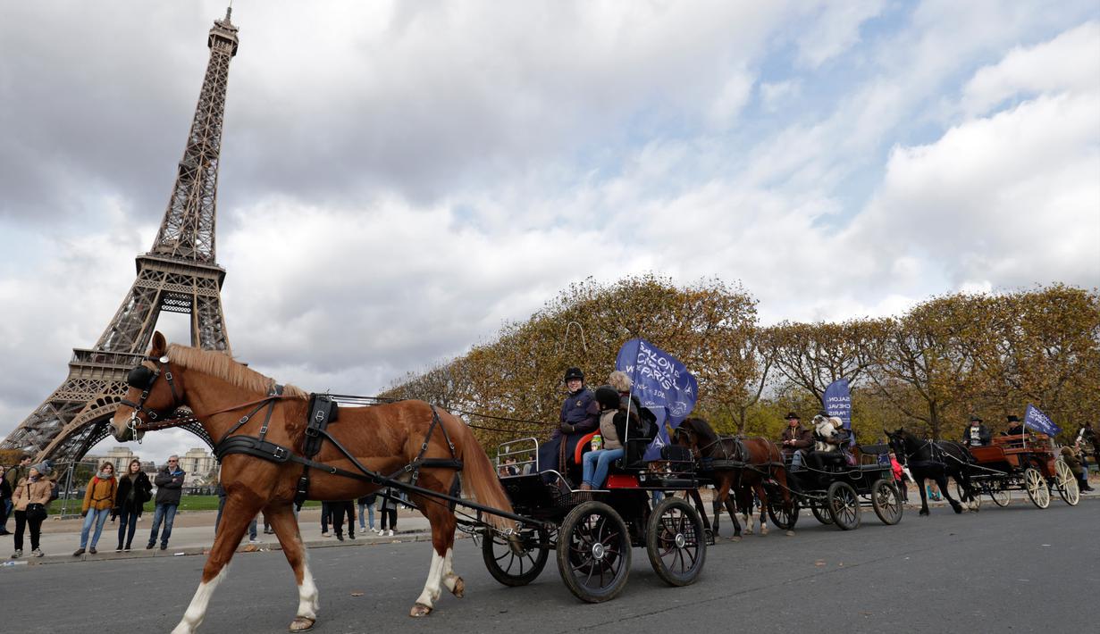 PHOTO Parade Aneka Kuda Ramaikan Jalan Jalan Paris 