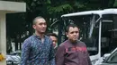Pernah mengalami nasib serupa, komika Rizky Firdaus Wicaksana atau lebih dikenal Uus mendatangi penyidik Cyber Crime Polda Metro Jaya pada Selasa (24/10/2017). Uus datang didampingi kuasa hukum Nikita Mirzani. (Nurwahyunan/Bintang.com)