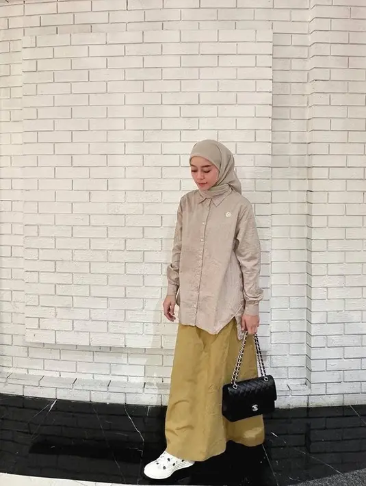 <p>Ketika itu, Lesti Kejora masih berusia 14 tahun. Sukses jadi penyanyi dangdut, bahkan Lesti disebut sebagai salah satu pedangdut dengan bayaran termahal. [Foto: instagram.com/lestykejora]</p>