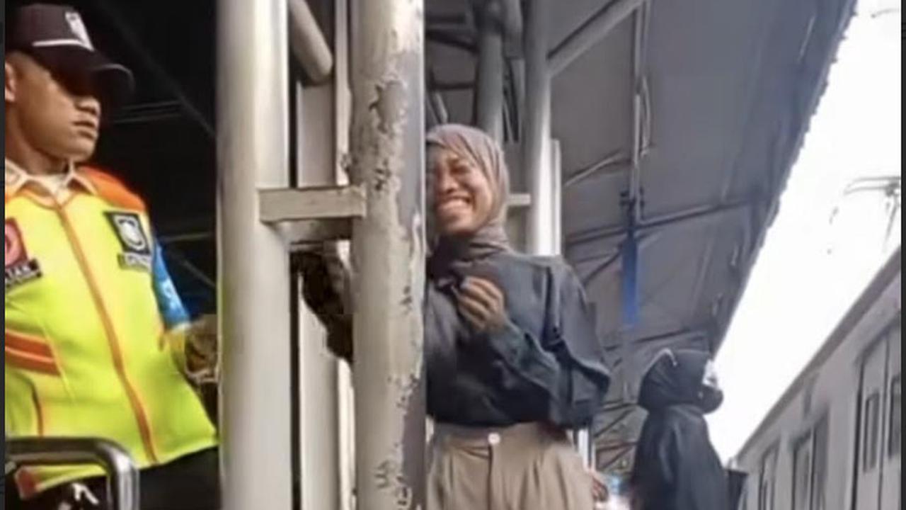Viral, Petugas Keamanan Stasiun Nyaris Terjatuh Usai Didorong ODGJ, Ini Penjelasan Polisi