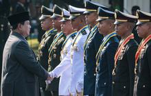 FOTO: Presiden Prabowo Lantik 2.000 Perwira TNI-Polri di Istana Merdeka