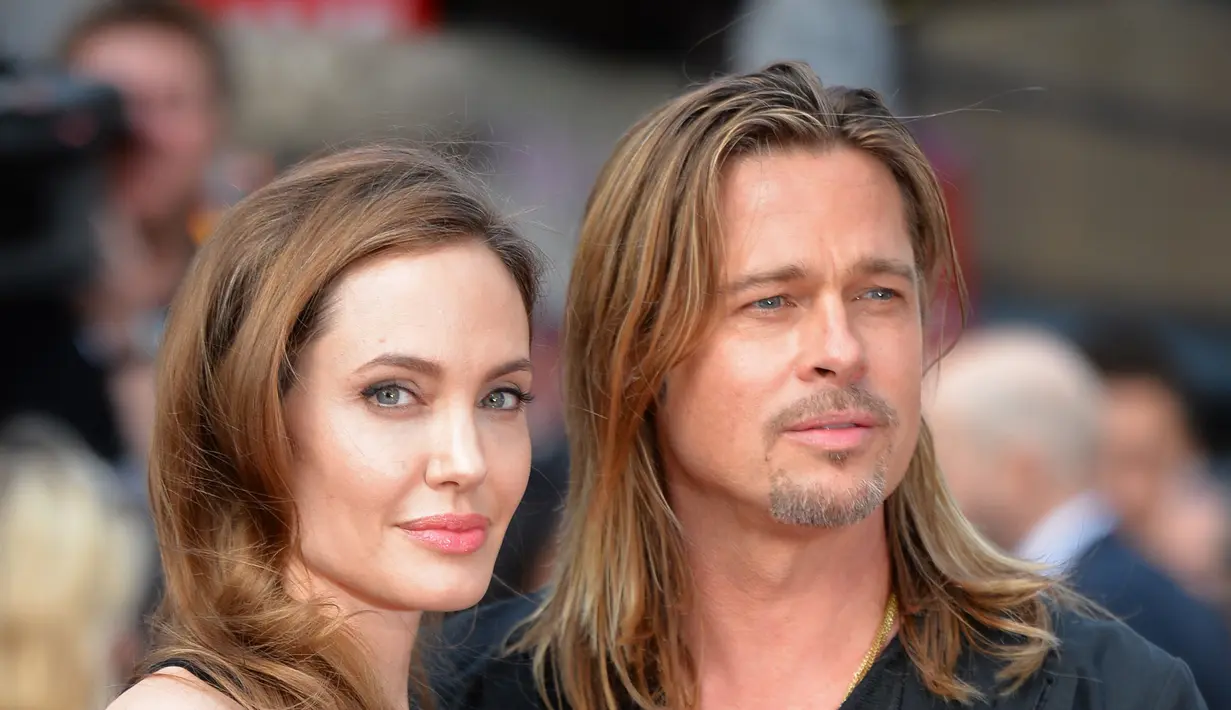 Tak terlihat kehadiran Maddox, Jolie dan kelima anaknya, Shiloh, Zahara, Pax, Knox dan Vivienne terlihat pergi bersama didampingi dengan Haven, beberapa pengawal dan perawat anak-anaknya pada Minggu (16/10). (AFP/Bintang.com)