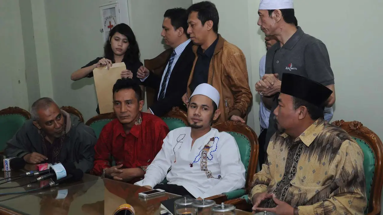 Ustad Guntur Bumi di MUI