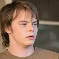 Charlie Heaton, aktor Stranger Things yang ditolak masuk Amerika Serikat. (Sumber Foto: Nerd)