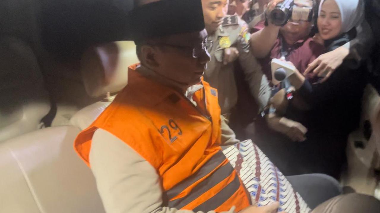 Berompi Oranye, KPK Tahan Eks Menag Yaqut Terkait Kasus Kuota Haji
