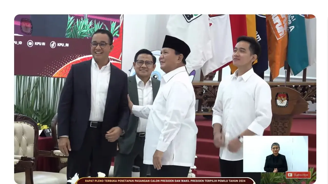 Momen Presiden Terpilih 2024 Prabowo Subianto bersalaman dengan Calon Presiden (Capres) Nomor Urut 01 Anies Baswedan usai menyampaikan pidato di Komisi Pemilihan Umum Republik Indonesia (KPU RI).