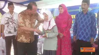 Ketua DPRD Kota Bekasi, Andi Zabidi meresmikan yayasan Al Qowiyah