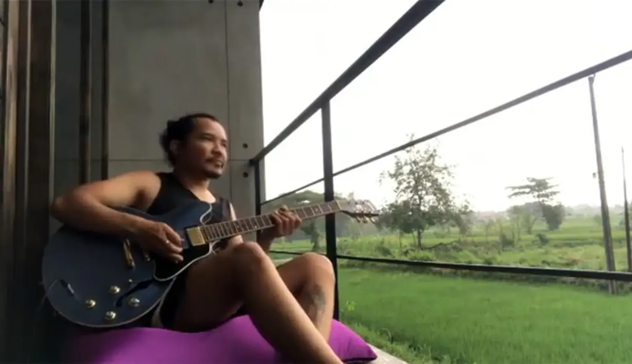 Rumah Cella Kotak (Instagram/cellanadalam)