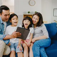 Ketika Anak Mendapat Perlakuan yang Berbeda di Dalam Keluarga. (Foto/Dok: Magnific)