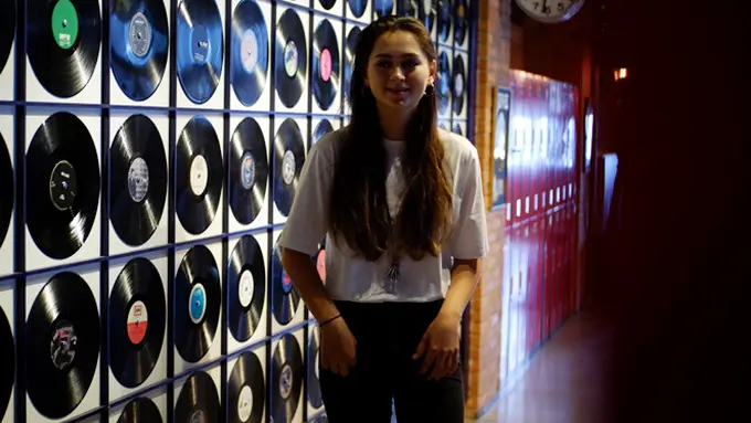 [Bintang] Jasmine Thompson