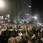 Demonstran di Bawaslu saling dorong dengan petugas kepolisian. (Liputan6.com/Ady Anugrahadi)