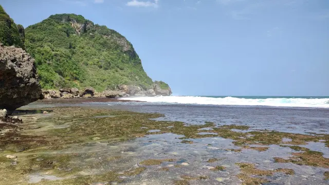 Pantai Kalimirah Wonogiri