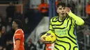 Selebrasi gelandang Arsenal, Kai Havertz setelah mencetak gol penyeimbang 3-3 ke gawang Luton Town pada laga lanjutan pekan ke-15 Liga Inggris 2023/2024 di Kenilworth Road, Luton, Rabu (6/12/2023) dini hari WIB. (AP Photo/Ian Walton)