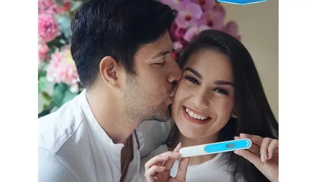 7 Potret Perjalanan Kehamilan Irish Bella Sebelum Bayi Kembarnya Meninggal