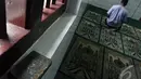 Alasan mengapa ada langgar meskipun sudah ada masjid di dekatnya bisa jadi untuk kepraktisan karena di lantai bawahnya dahulu adalah tempat penginapan bagi para pedagang, Jakarta, Sabtu (12/7/2014) (Liputan6.com/Faizal Fanani)