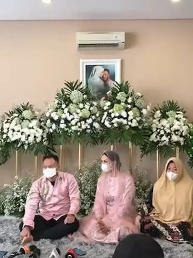 Segera Menikah, Ini 6 Momen Pengajian Vicky Prasetyo dan Kalina Ocktaranny