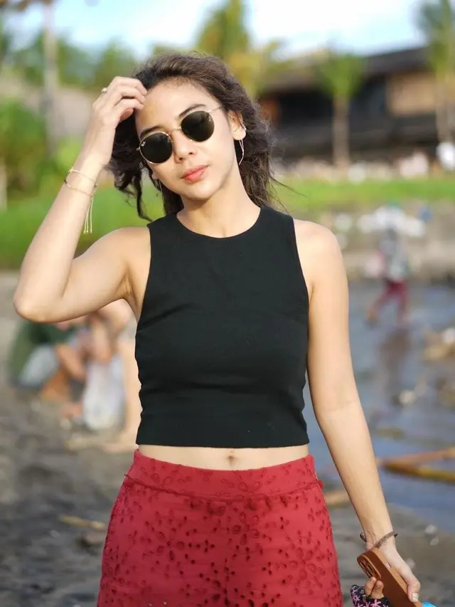 Outfit Simpel Adinda Thomas